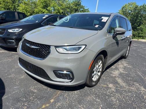 Ceramic Gray Clearcoat 2023 Chrysler Pacifica Touring-L