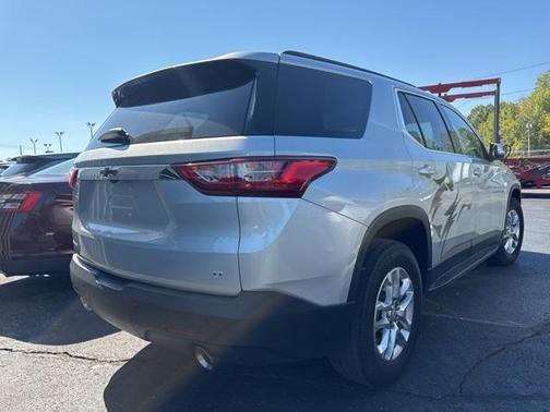 2021 Chevrolet Traverse LT Cloth