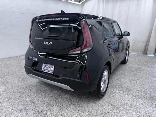 Fusion Orange 2025 Kia Soul LX