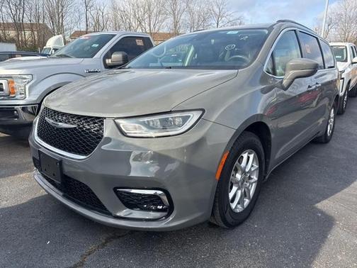 2022 Chrysler Pacifica Touring-L