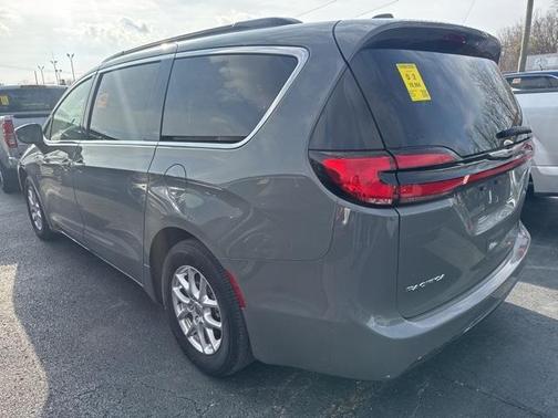 2022 Chrysler Pacifica Touring-L