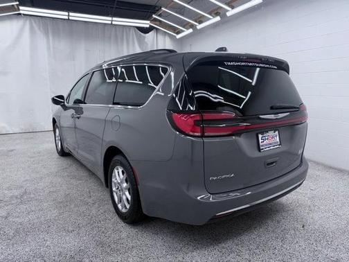 2022 Chrysler Pacifica Touring-L