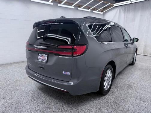2022 Chrysler Pacifica Touring-L