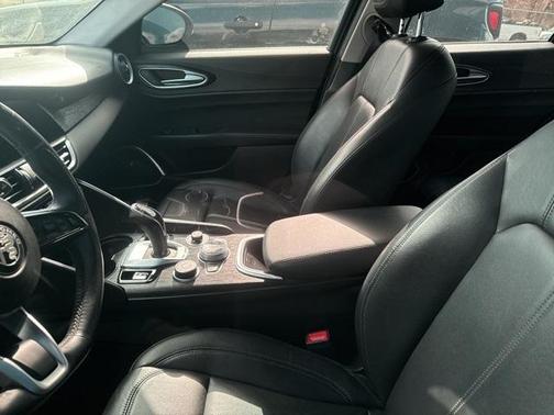 2020 Alfa Romeo Giulia Base