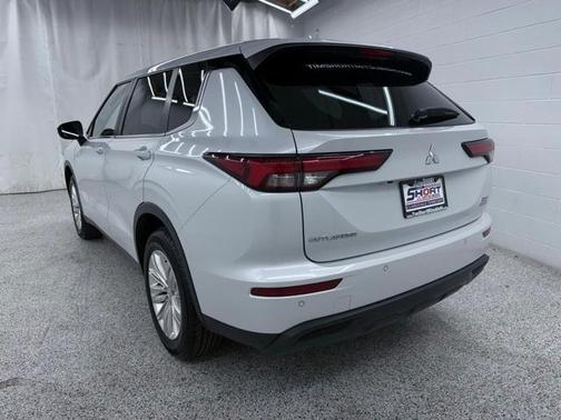 2022 Mitsubishi Outlander ES
