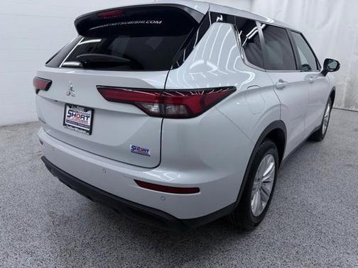 2022 Mitsubishi Outlander ES