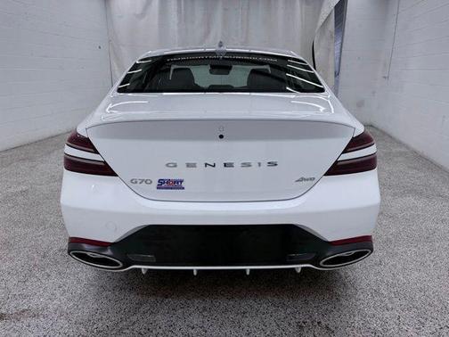 Uyuni White 2025 Genesis G70 2.5T