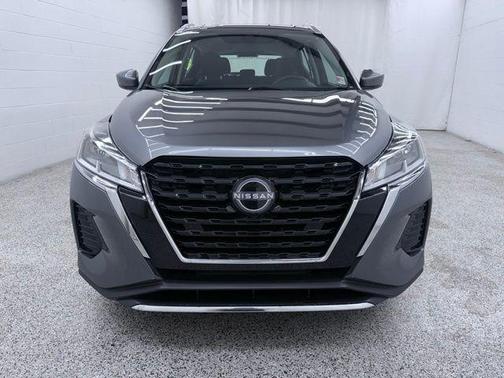 Gun Metallic 2024 Nissan Kicks SV