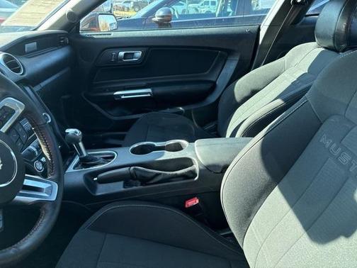 2021 Ford Mustang EcoBoost