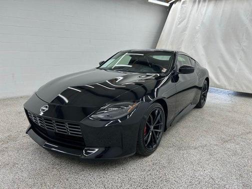 Black Diamond Pearl 2025 Nissan Z Performance