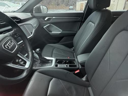 2022 Audi Q3 45 S line Premium