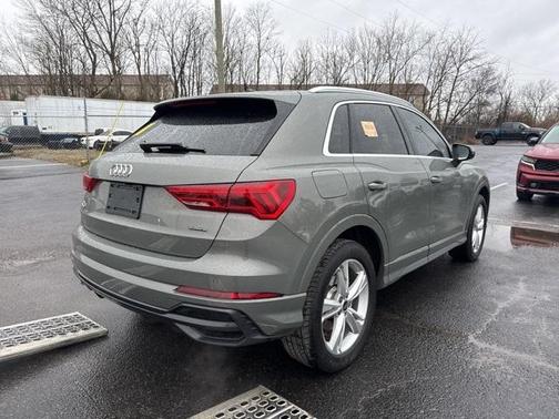 2022 Audi Q3 45 S line Premium