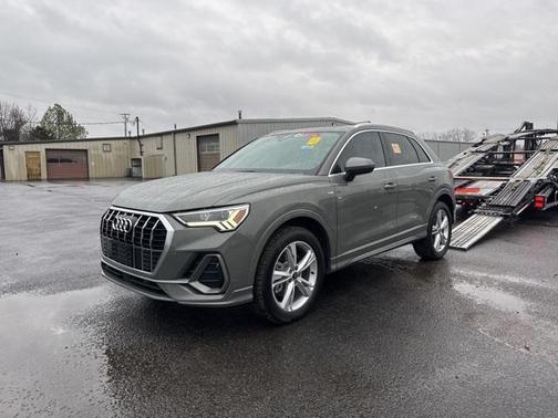 2022 Audi Q3 45 S line Premium