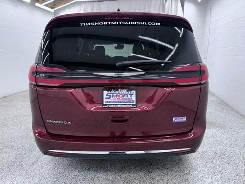2023 Chrysler Pacifica Touring-L