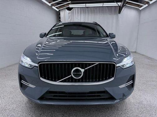 Denim Blue Metallic 2022 Volvo XC60 B5 Momentum