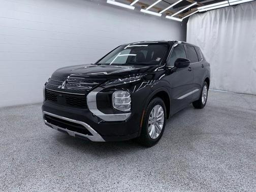 2022 Mitsubishi Outlander ES