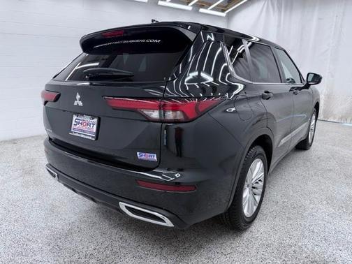 2022 Mitsubishi Outlander ES
