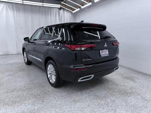 2022 Mitsubishi Outlander ES
