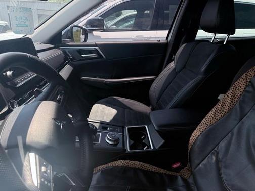 2024 Mitsubishi Outlander ES