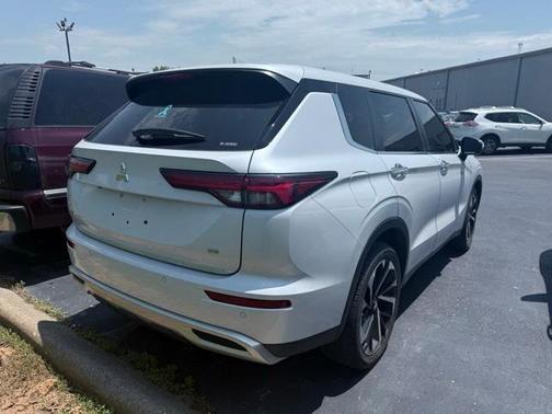 2024 Mitsubishi Outlander ES