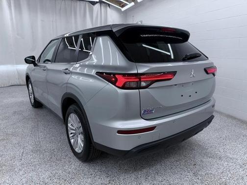 2024 Mitsubishi Outlander ES