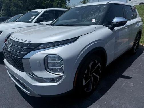 2024 Mitsubishi Outlander ES