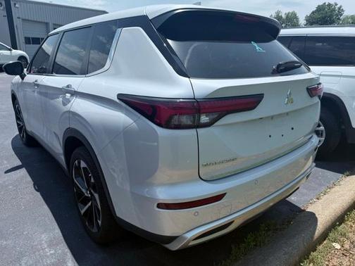 2024 Mitsubishi Outlander ES