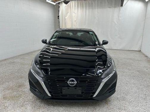 Black 2025 Nissan Altima SV