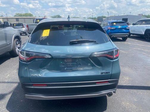 Pearl 2024 Honda HR-V Sport
