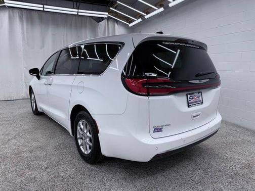 2024 Chrysler Pacifica Touring-L