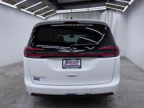 2024 Chrysler Pacifica Touring-L
