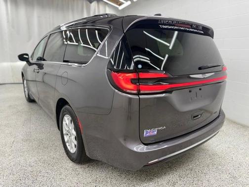 2021 Chrysler Pacifica Touring-L