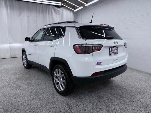 2022 Jeep Compass Latitude Lux