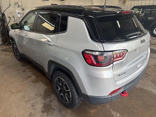 Silver Zynith 2025 Jeep Compass Trailhawk