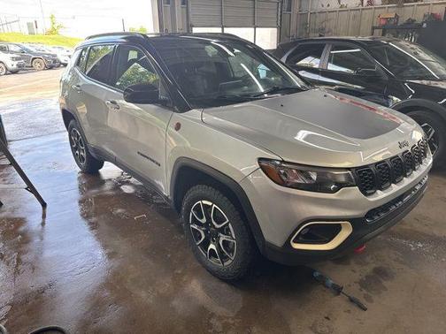 Silver Zynith 2025 Jeep Compass Trailhawk