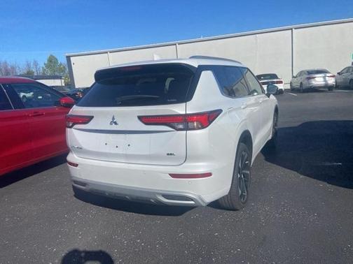 2024 Mitsubishi Outlander SEL