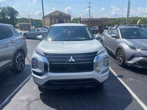 2024 Mitsubishi Outlander ES