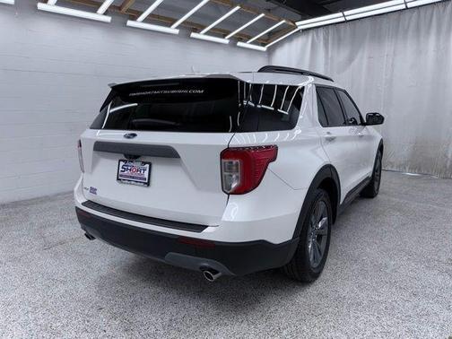 White Metallic 2021 Ford Explorer XLT