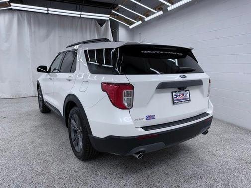 White Metallic 2021 Ford Explorer XLT