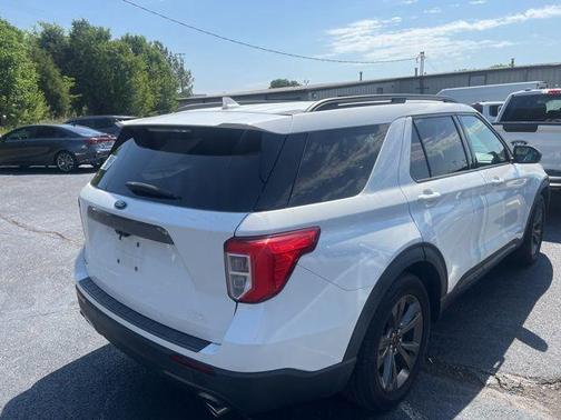 White Metallic 2021 Ford Explorer XLT