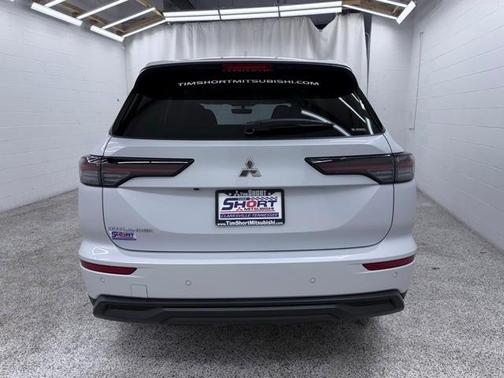 2026 Mitsubishi Outlander ES