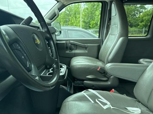 2022 Chevrolet Express 3500 LS