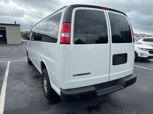 2022 Chevrolet Express 3500 LS