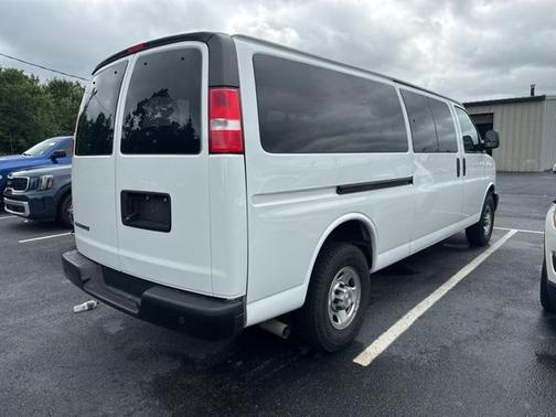 2022 Chevrolet Express 3500 LS