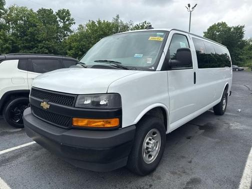 2022 Chevrolet Express 3500 LS