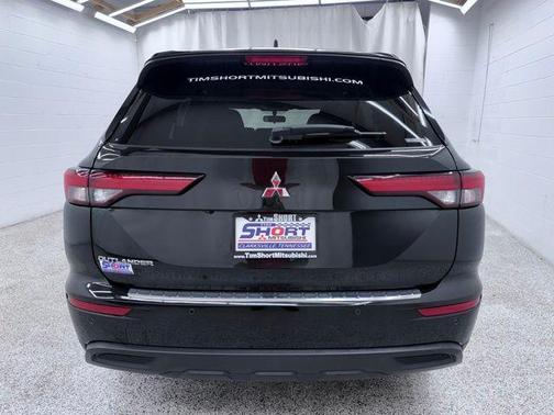 2022 Mitsubishi Outlander ES