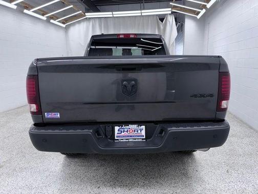 Granite Crystal Clearcoat Metallic 2022 RAM 1500 Classic SLT