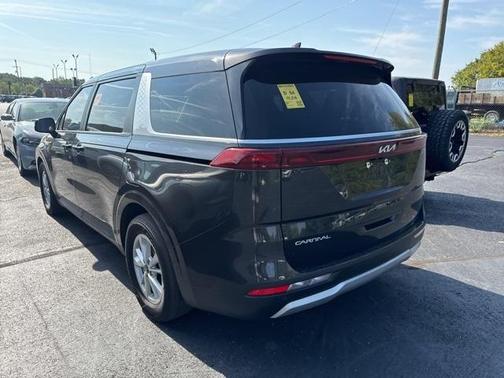 2024 Kia Carnival LX