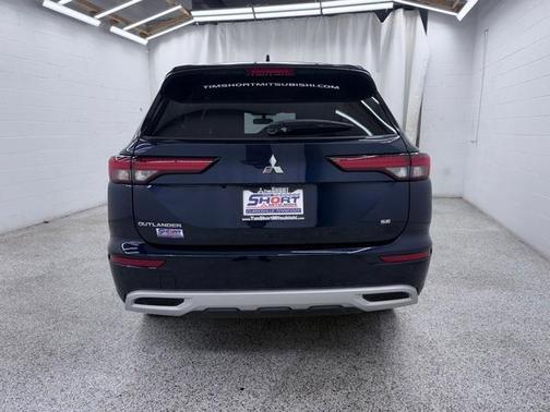 2023 Mitsubishi Outlander SE