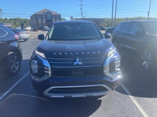 2023 Mitsubishi Outlander SE